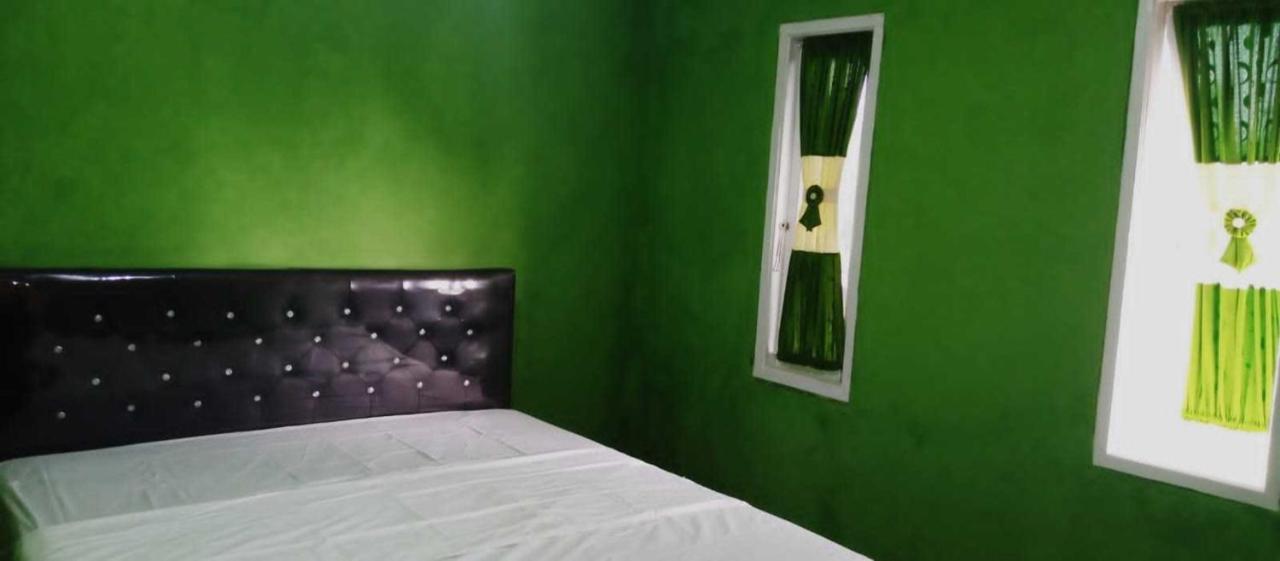 Express O 91843 Bbs Villa Ciater Bandung Exterior foto